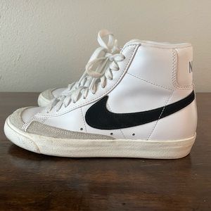 Nike blazer mid ‘77 vintage, size 7.5
